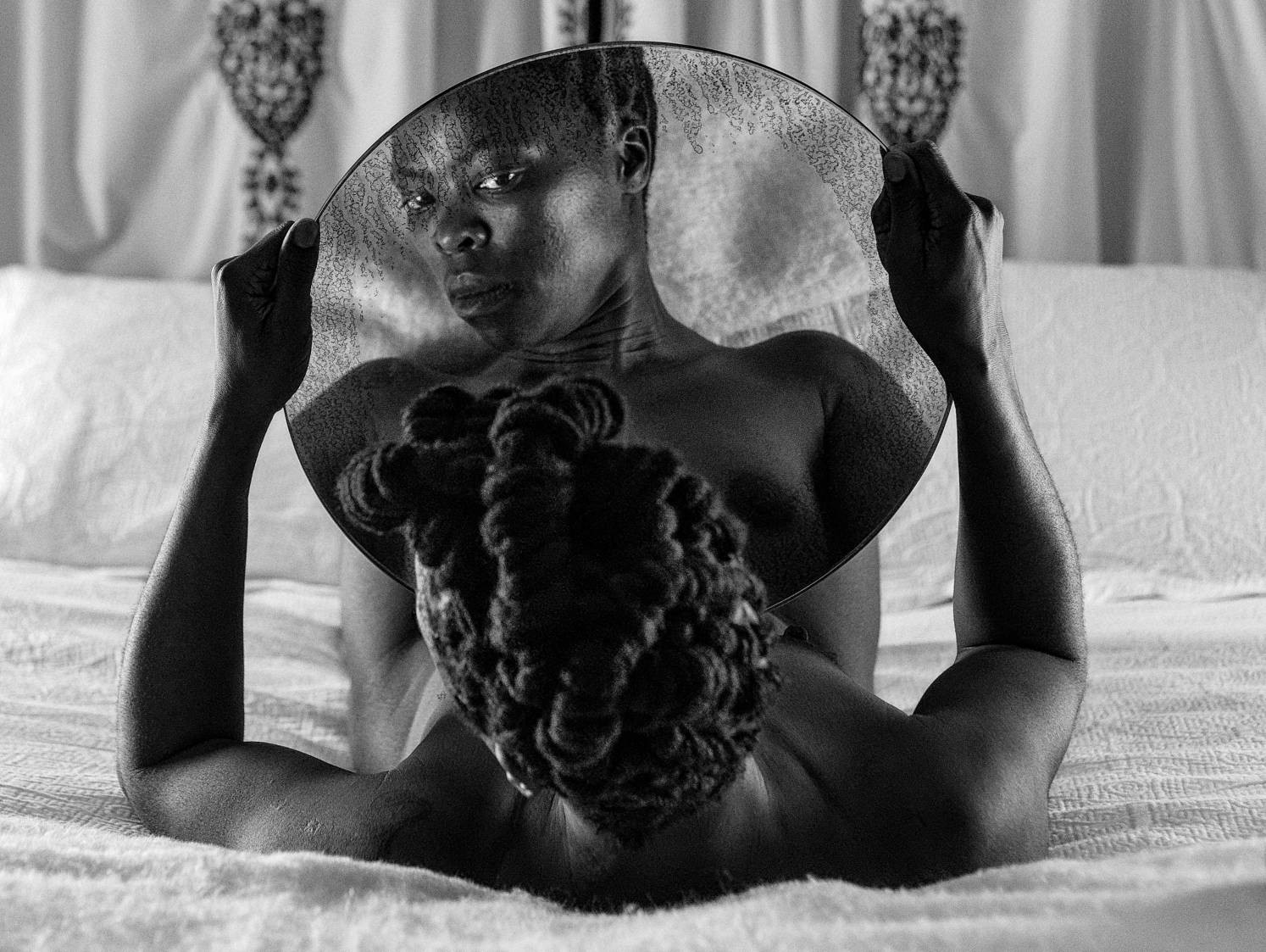 gb21_zanele_muholi_bona_2015_02_1494w.jpg