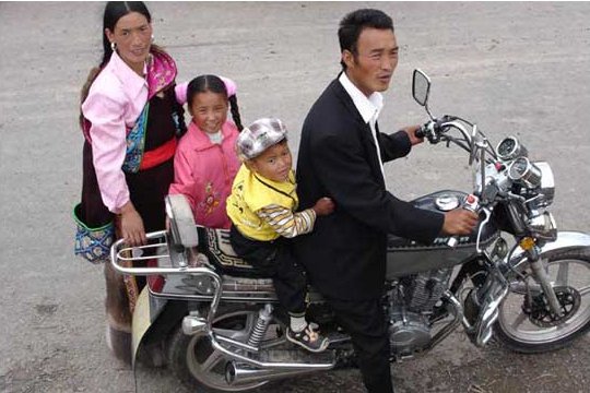 Tibetische Kleinfamilie in Amdo