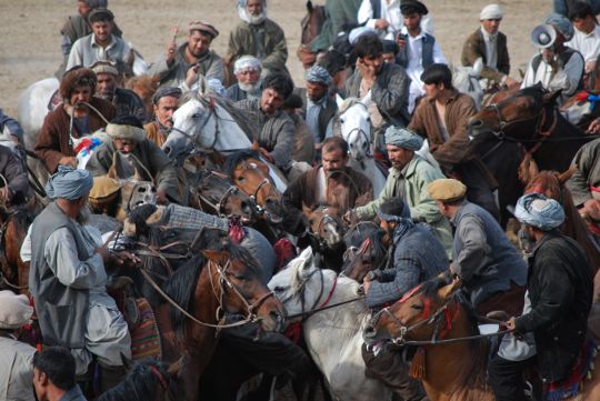 Sal-e naw mubarak - 1388 - Neujahrsbuzkashi in Kunduz