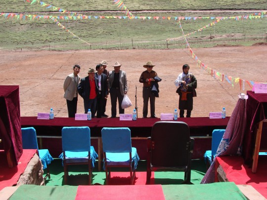 Everything ready. Preparations for the Tibetan grassland school's anniversary