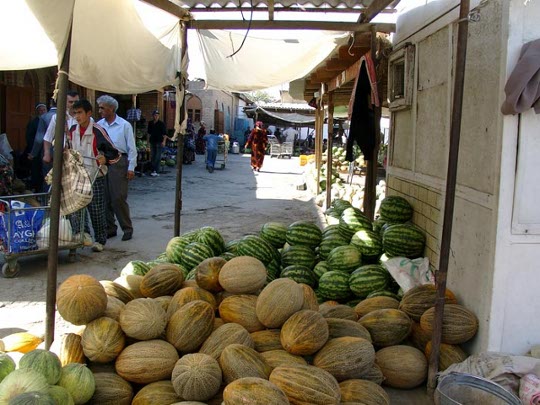 Auf dem Basar von Pandschakent