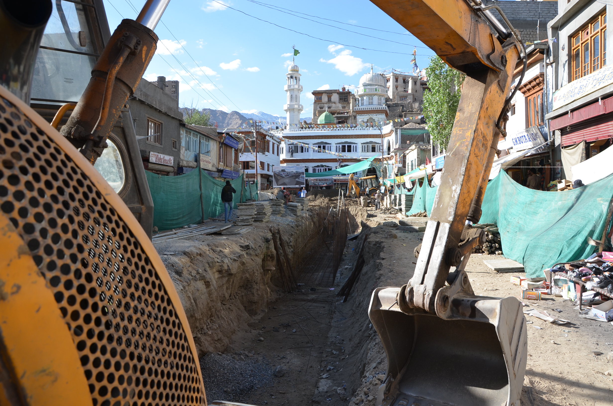 Baustelle am Basar in Leh_2014.JPG